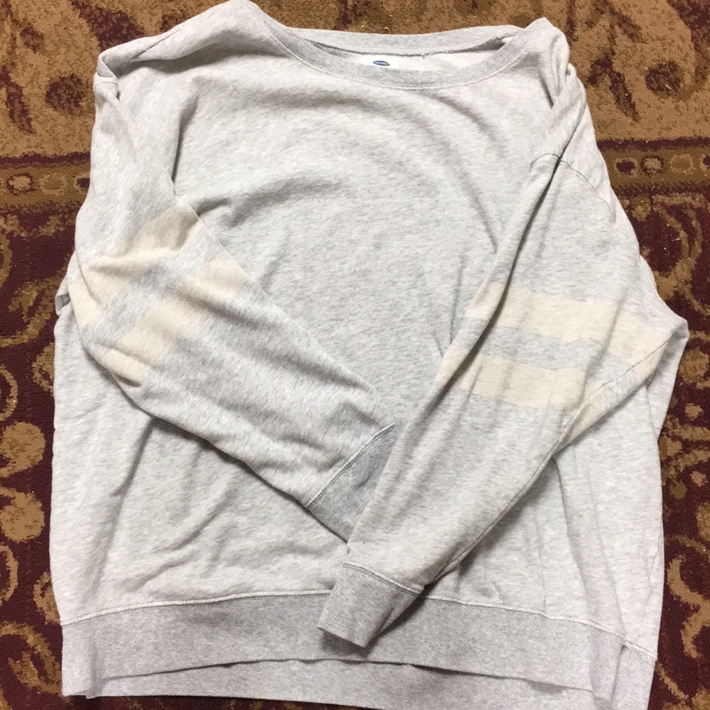 Gray sweatshirt